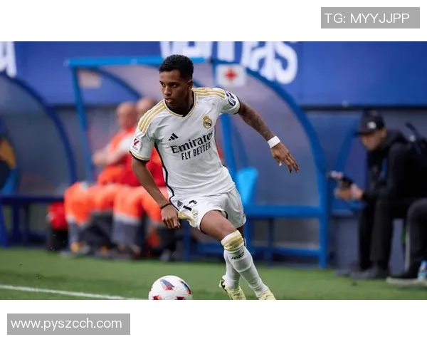 39岁足球明星依然闪耀赛场展现不凡实力与激情 39岁足球明星依然闪耀赛场展现不凡实力与激情