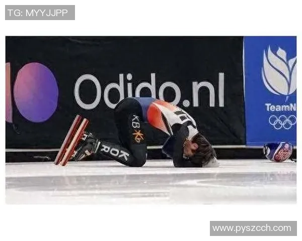 哪位足球明星在比赛中因犯规染黄引发热议与争议分析 哪位足球明星在比赛中因犯规染黄引发热议与争议分析